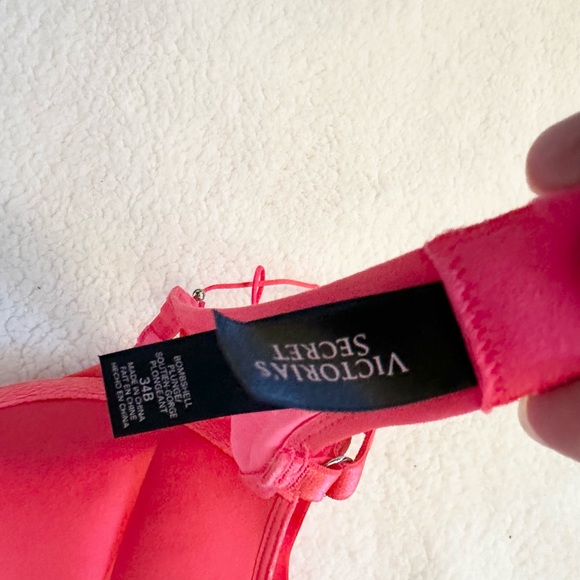 Victoria Secret Valentines Day Bomebshell Bra - Picture 5 of 5